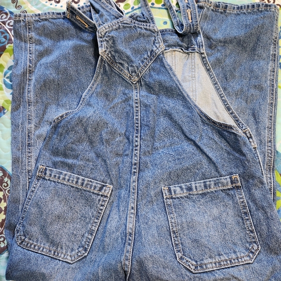 Girls old navy overall - Picture 6 of 7